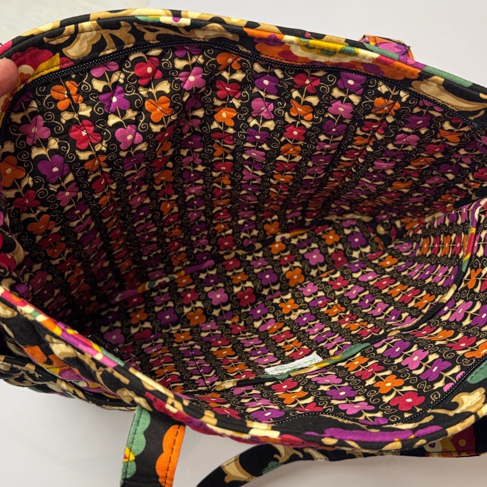 Vera Bradley Suzani Holiday Tote, Quilted, 16”Wx14”Hx5”D - Picture 4 of 9